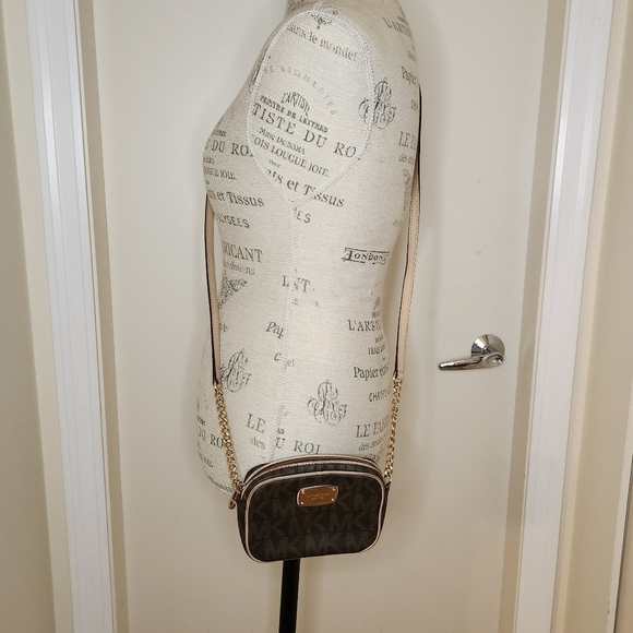 Michael Kors classic mini crossbody purse - Picture 12 of 15